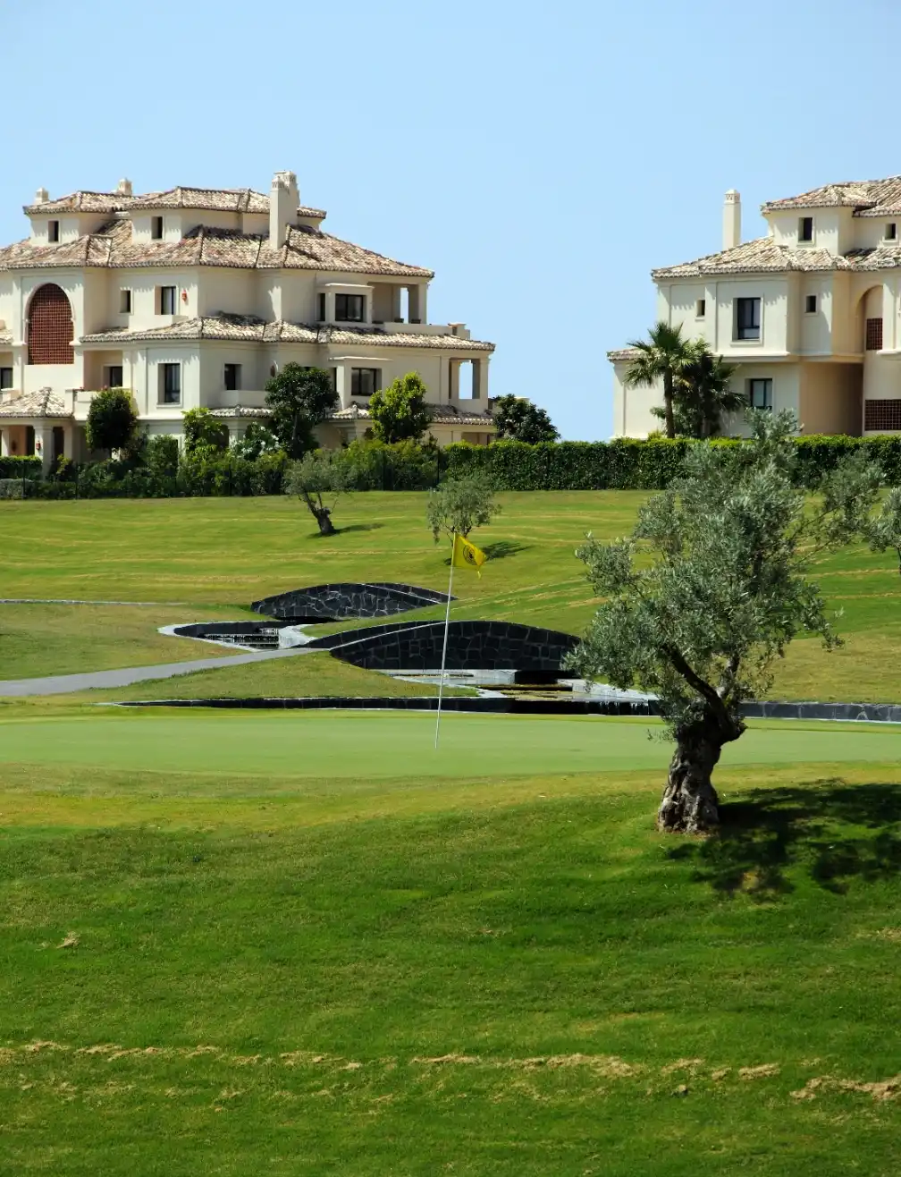 HABEN SIE EINE GOLFIMMOBILIE IN ESTEPONA IN BETRACHT GEZOGEN?